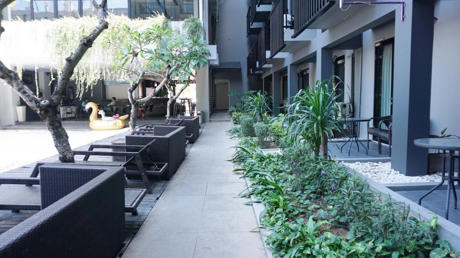 Conjioo Hotel Kuta Managed By Mhm Legian  Exterior photo