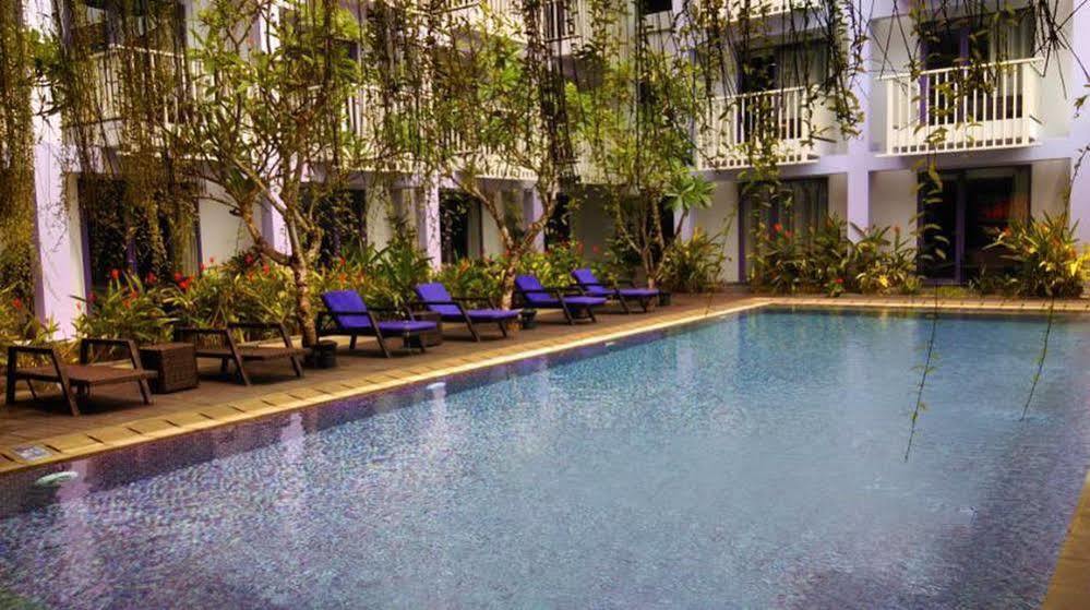 Conjioo Hotel Kuta Managed By Mhm Legian  Exterior photo